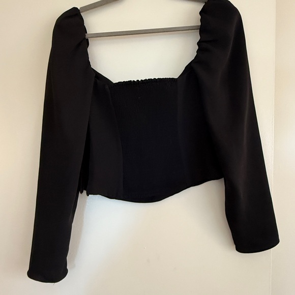 Wilfred Novella blouse in black from Aritzia - Picture 6 of 6
